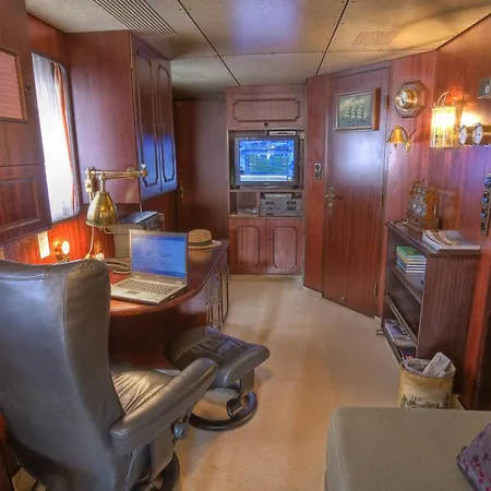 Sanssouci Star Botel