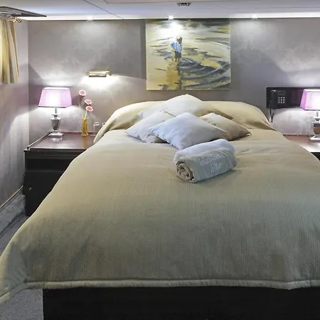 Sanssouci Star Botel *